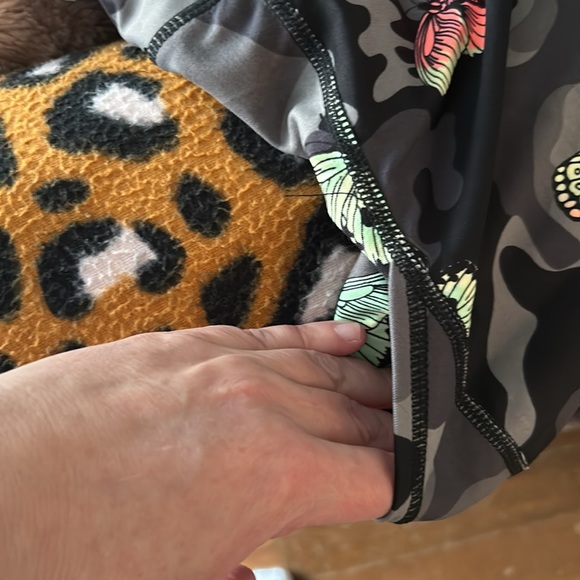 SOMMER RAY NWT butterfly butt lift leggings. Size XL - Picture 10 of 10